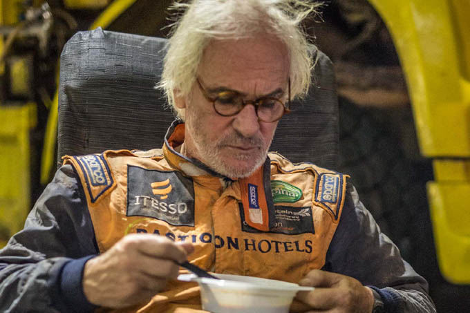 Afzien in de Dakar Rally: "Potverdorie, nou! Letterlijk sleuren! Compleet uitgewoond"